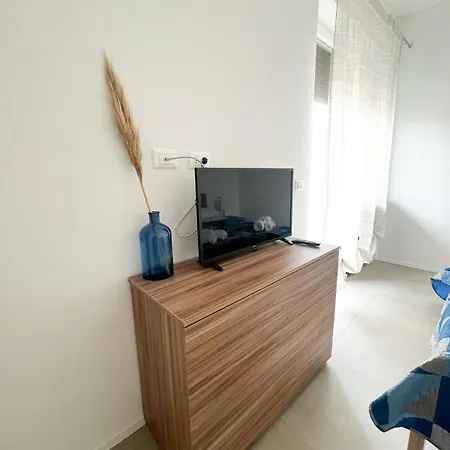 Tra Il Centro E Il Mare,vicino Stazione * Savona