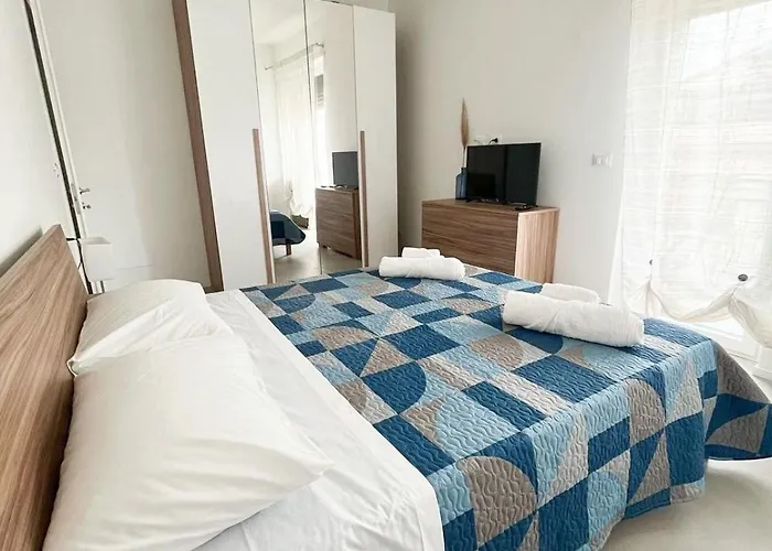 Tra Il Centro E Il Mare,vicino Stazione * Savona