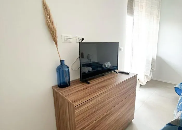 Tra Il Centro E Il Mare,vicino Stazione * Savona